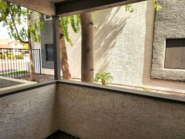 Building Photo - 1221 N 85th Pl
