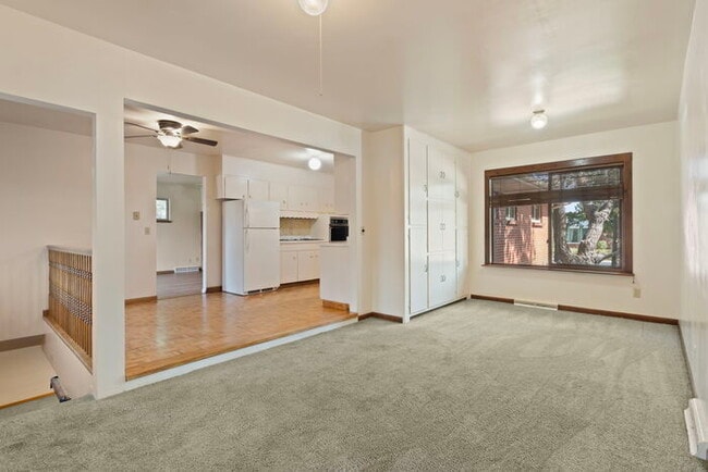 Building Photo - Expansive 2200 SQ Ft Home in Broomfield!