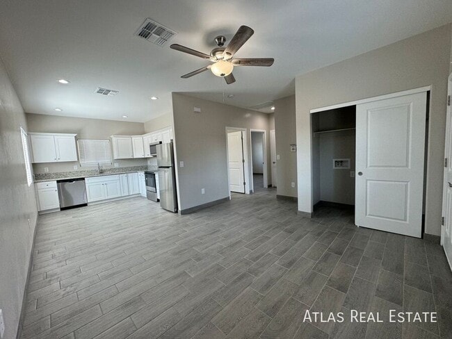 Building Photo - 802 E 35th St