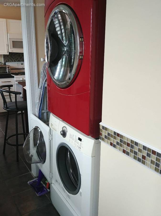 Building Photo - 2 Vassar St