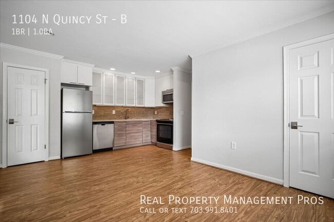 Building Photo - 1104 N Quincy St