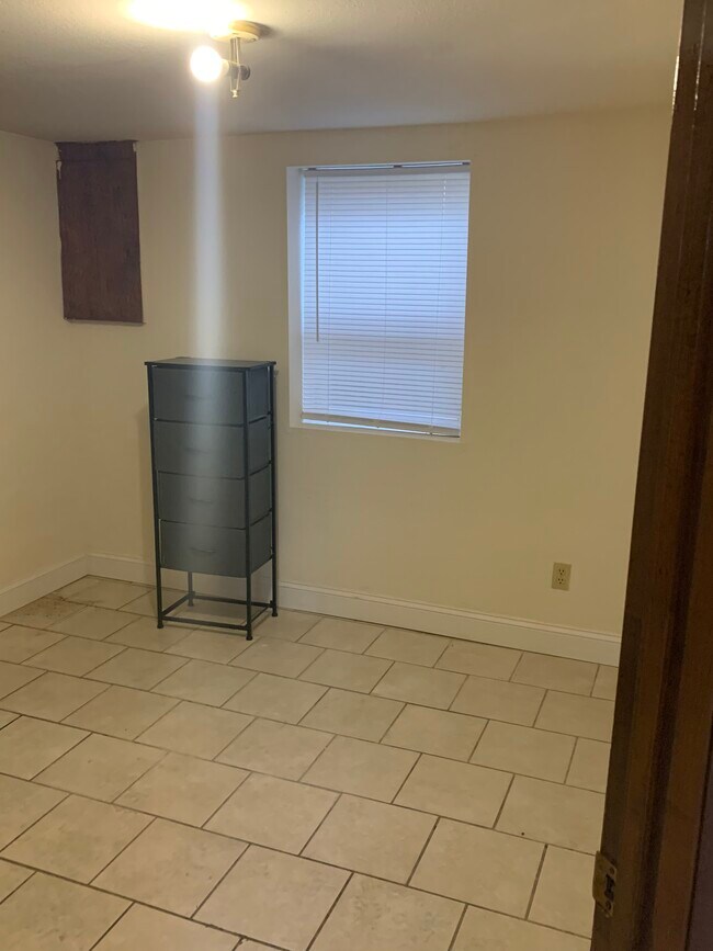 Bedroom - 1206 Lakeview Ave