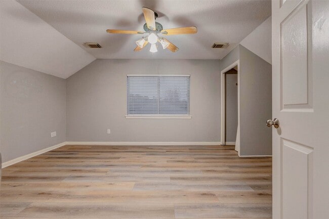 Building Photo - 1723 Park Ridge Dr