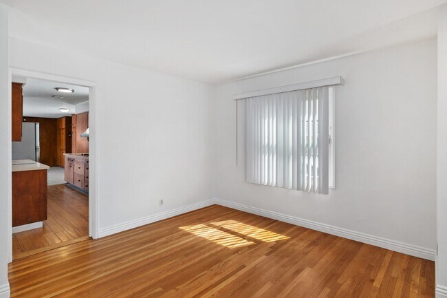 Building Photo - Lovely College Area Home