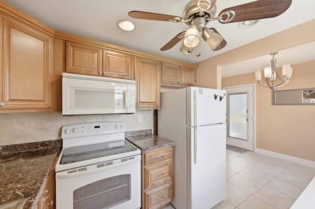Building Photo - 729 Normandy Trail