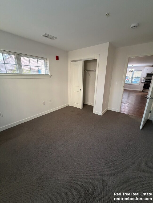 Building Photo - 10 Myrtle St