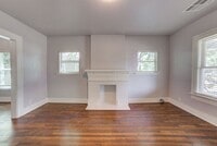Building Photo - Charming Craftsman 3/1 Home Next To TU!