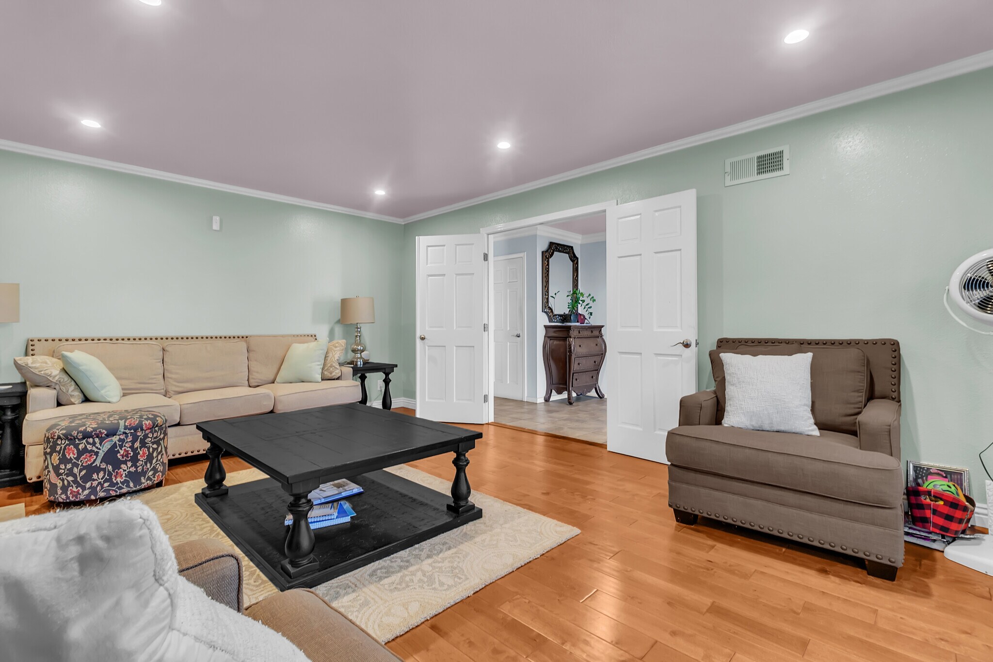 Building Photo - 9720 Blandwood Rd