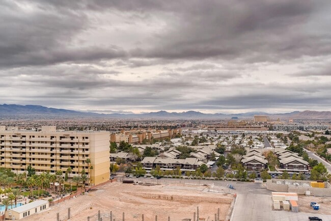 Building Photo - LUXURY RESORT STYLE LIVING @ ONE