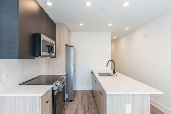 Building Photo - 2339 N College Ave