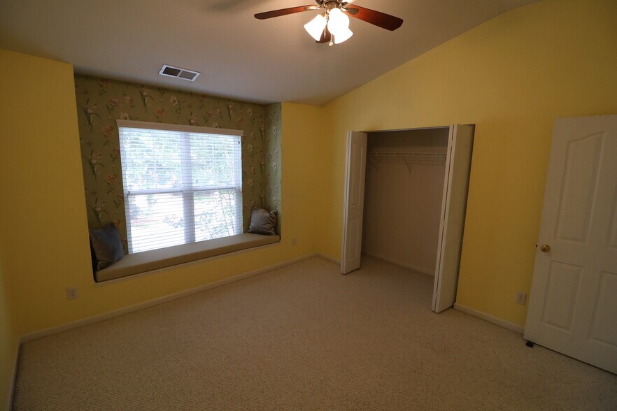 Building Photo - 10979 Princeton Village Dr