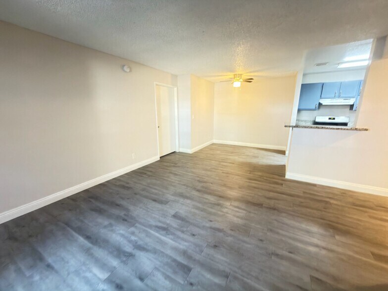 Building Photo - 2200 S Fort Apache