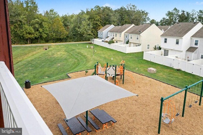 Building Photo - 102 Chesterfield Ln