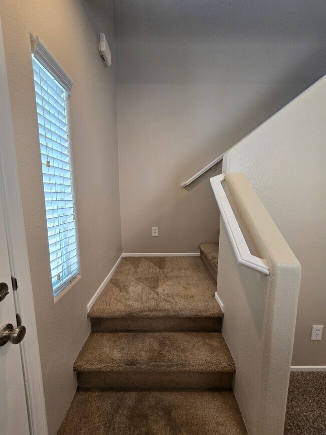 Building Photo - A Stunning 4 Bedroom Home in South West La...