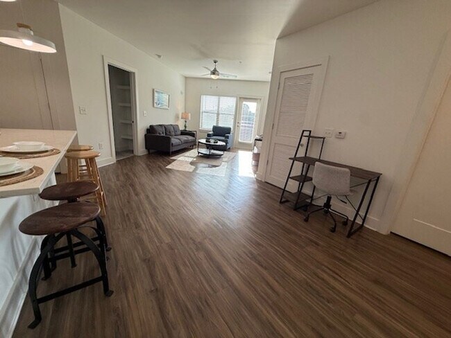 Building Photo - 1404 Lincoln Trace Cir