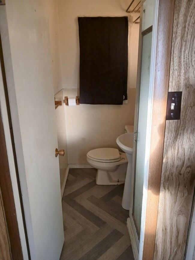 Building Photo - F237IE