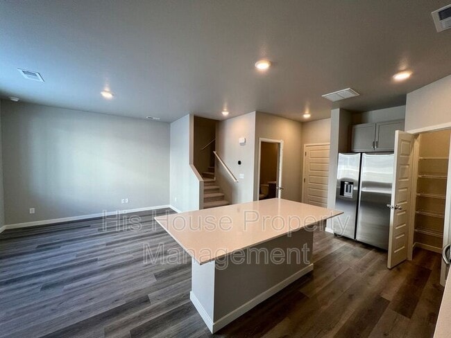 Building Photo - 1353 Reynolds St