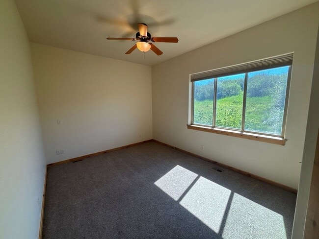 Building Photo - 2379 Abbey Ct