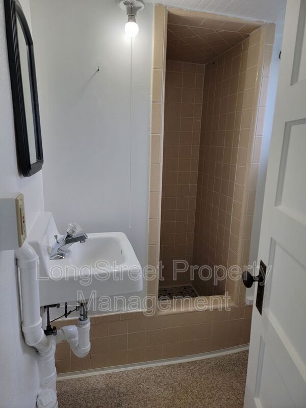 Building Photo - 218 NW 21st St