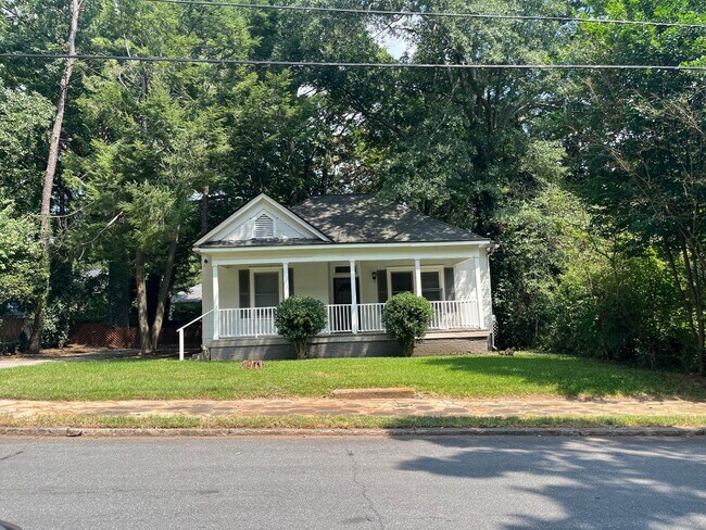Building Photo - 1460 Desoto Ave SW