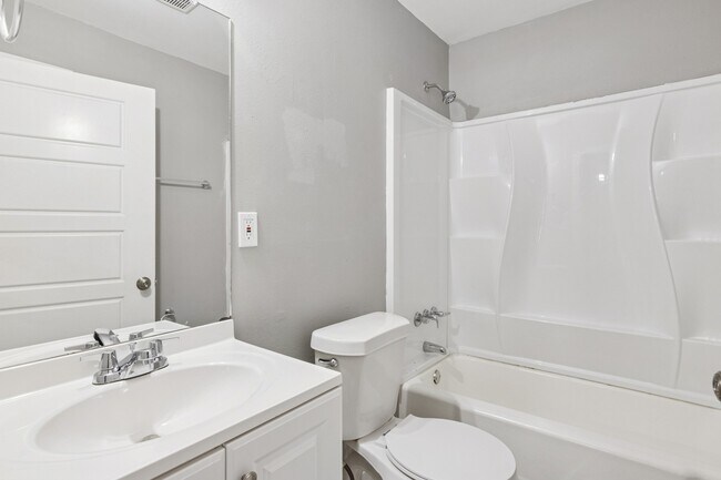 Building Photo - 3641 N MacGregor Way