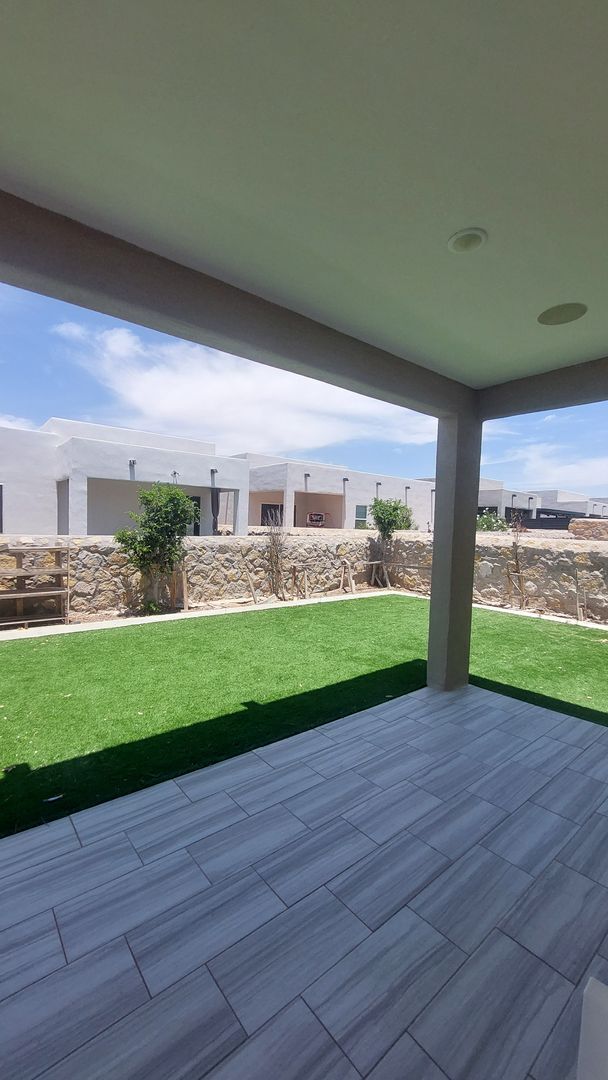 Building Photo - Beautiful 4 bedroom 2.5 bathroom home! READY NOW
