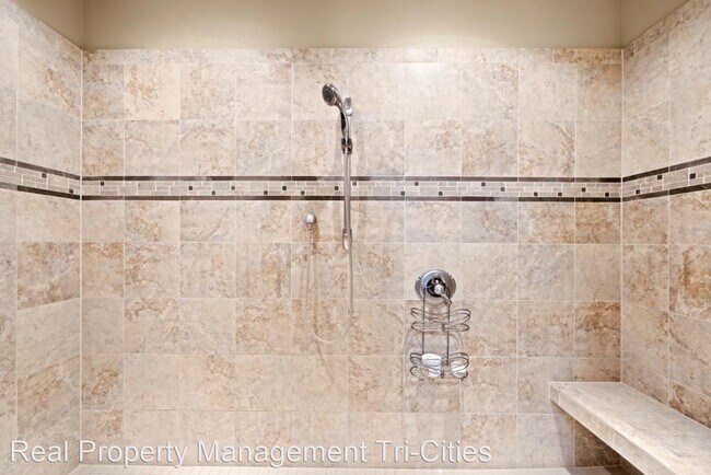 Building Photo - 4 br, 3 bath House - 440 Sundance Dr