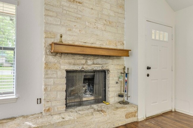 Building Photo - 16041 Stoneham Cir