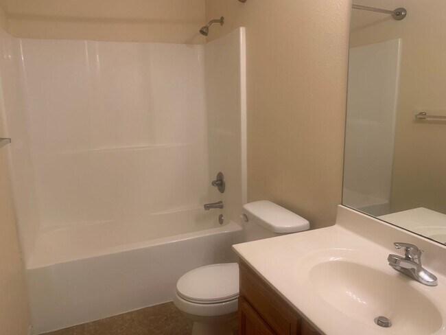 Building Photo - 7579-MF2-E4