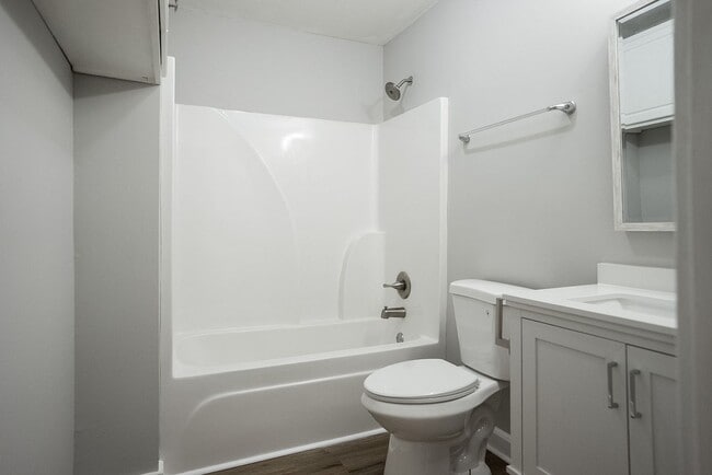 Building Photo - 536 Basin St
