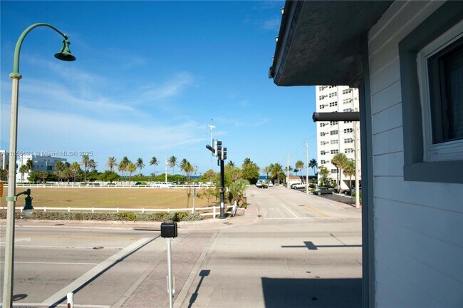 Building Photo - 4051 N Ocean Dr