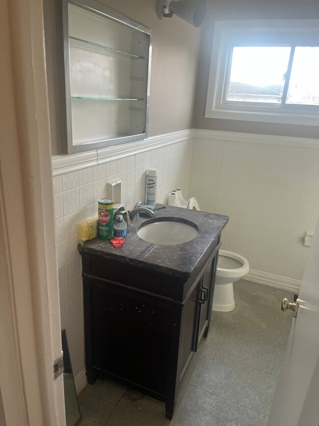 Building Photo - 1342 Koebel Rd