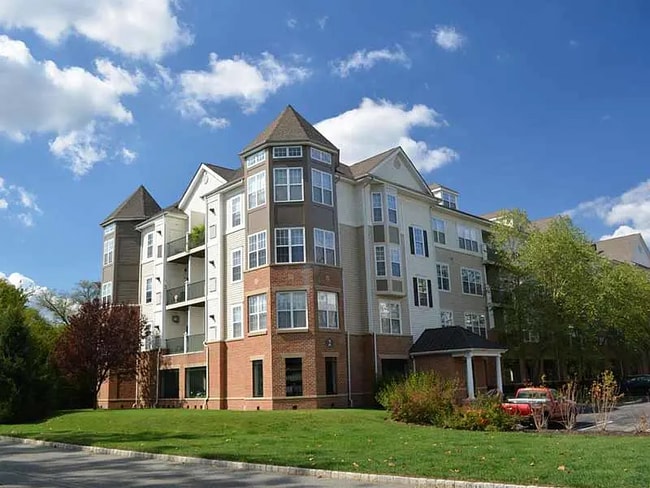 Building Photo - 1776 Patriots Ln