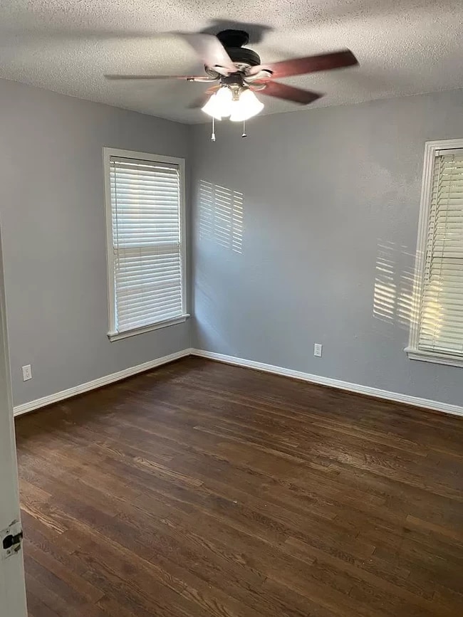 Building Photo - 431 Hambrick Rd