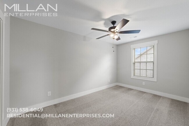 Building Photo - Elegant All-Brick Townhome in a Gated Community in Sango