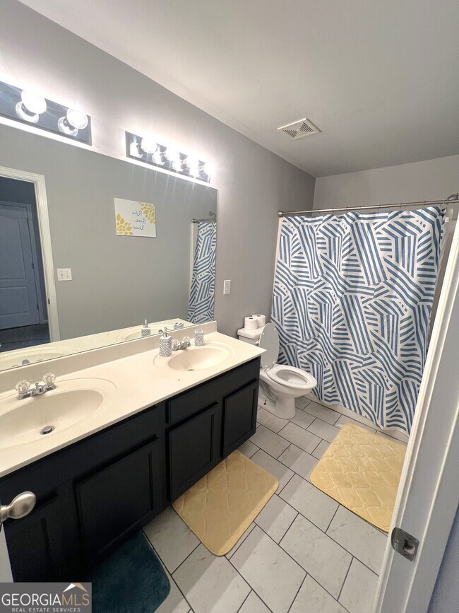 Building Photo - 542 Ivy Brook Way
