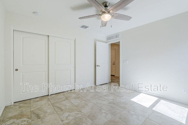 Building Photo - 3947 E Constitution Dr