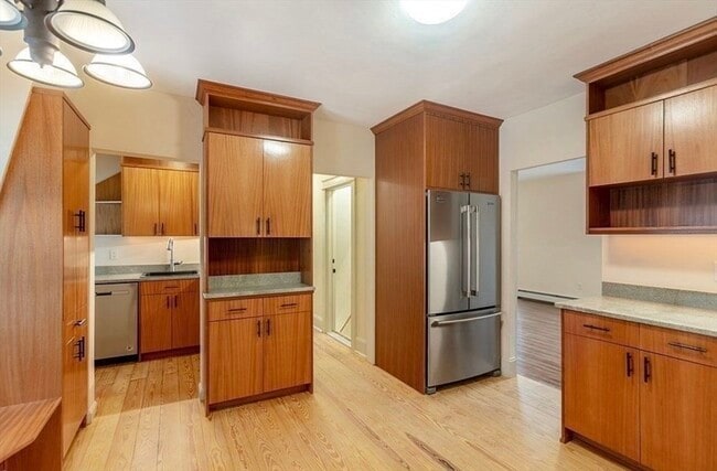 Building Photo - 12 Hampden St