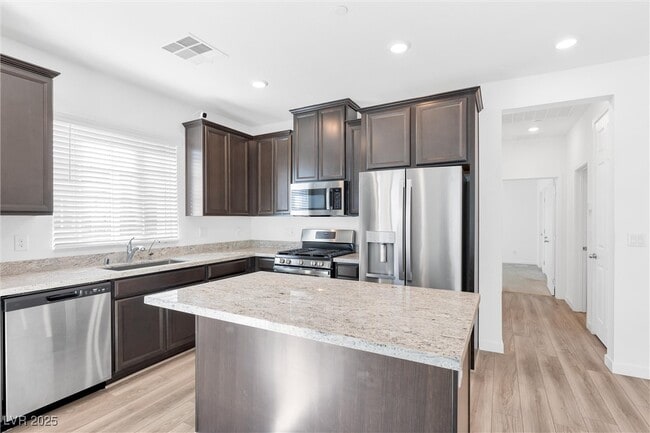 Building Photo - 5730 Sky Pointe Dr