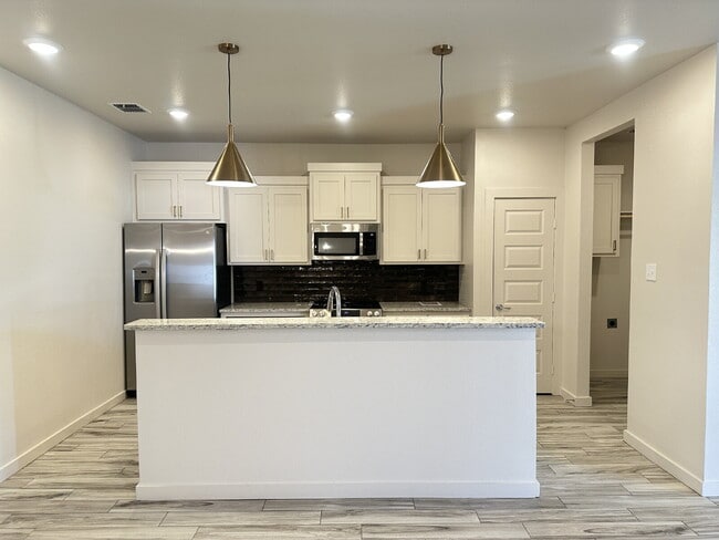 Building Photo - Brand new townhomes in Frenship East!
