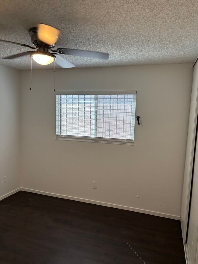 Building Photo - Charming Single-Story 4 Bed 2 Bath
