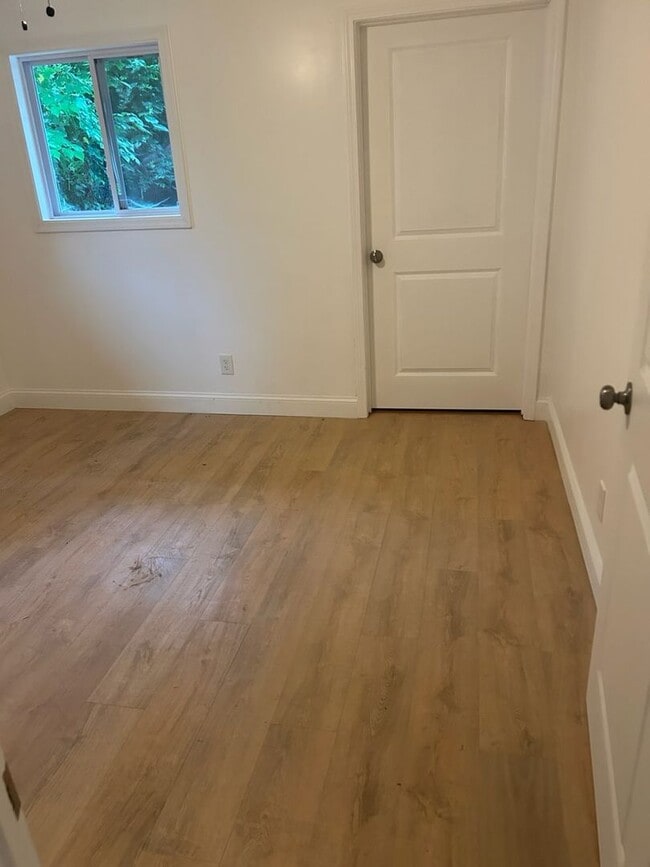Building Photo - Charming Chattanooga Home Conveniently Located Near Downtown