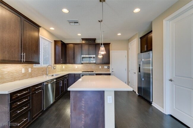 Primary Photo - 1441 Brushback Ave