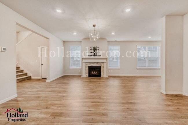 Building Photo - Beautiful Corner-Lot Home in South Hillsboro