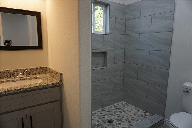 Building Photo - 9868 Arbor Oak