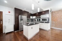 Building Photo - 650 Montgomery St