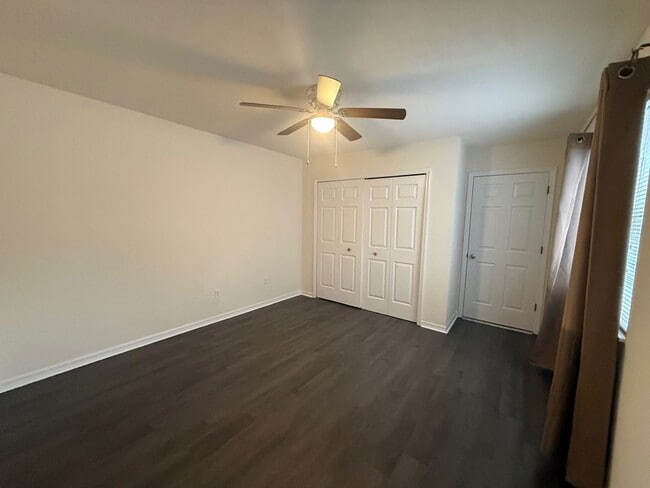 Building Photo - 3 Bedroom Backing up to San Felasco Hammock