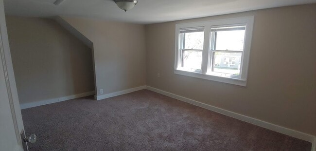 Building Photo - 2907 S 93rd St