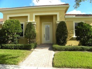 Building Photo - 10010 SW Canossa Way