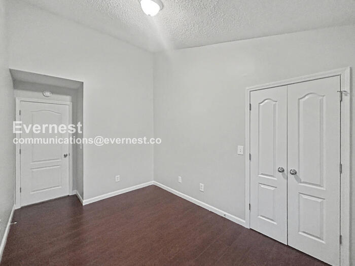 Building Photo - 8612 Thomas Rd